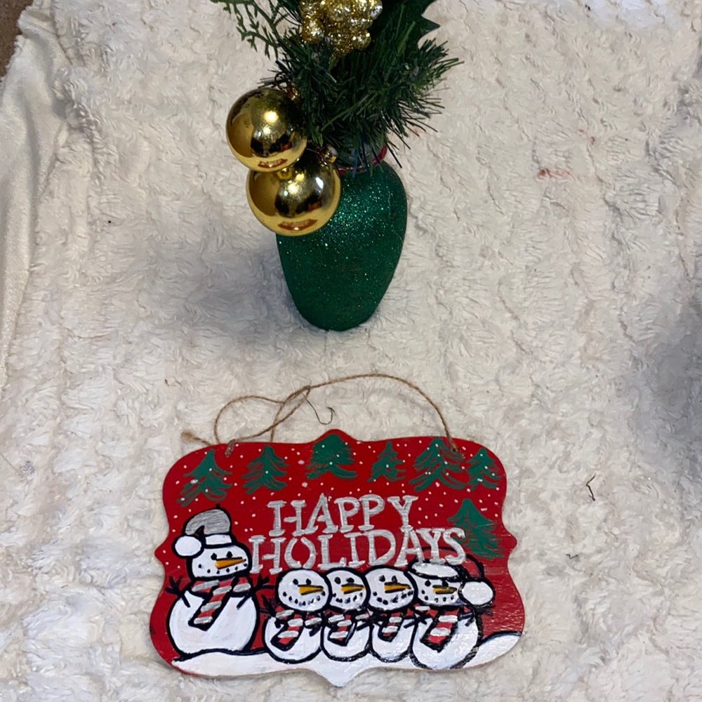 Cute sign holiday decor Snowman Family Scene